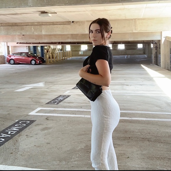 Meet your Posher, Emma - Picture 2 of 4